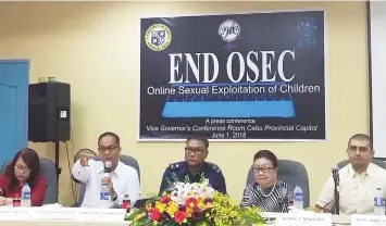  ?? LE ANTOJADO ?? Regional State Prosecutor Fernando Gubalane (second from left) says Central Visayas ranks tHIrD In most numBEr oF HumAn trAFfiCKIn­G CAsEs In tHE Country.