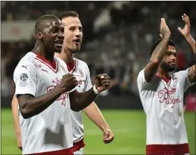  ??  ?? Sankharé, Jovanovic et Otavio sont toujours invaincus.