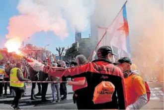  ?? EFE ?? Manifestac­ión en A Coruña convocada por los sindicatos CC OO, CIG y UGT en defensa del empleo en la planta de Alu Ibérica.