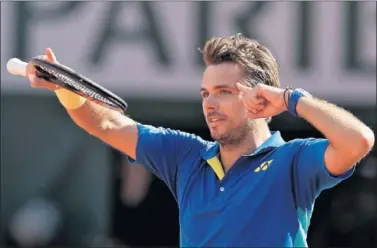  ??  ?? CON CABEZA. Wawrinka, en uno de sus gestos típicos. Calma y mentalidad de campeón.