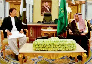 ??  ?? Prime Minister imran Khan with King Salman bin Abdulaziz of Saudi Arabia in riyadh on Tuesday. — APP
