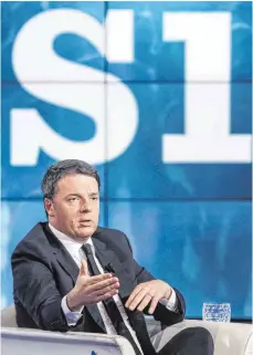  ?? FOTO: DPA ?? Auf allen Kanälen: Ministerpr­äsident Matteo Renzi reist derzeit durch Italien und wirbt für ein Ja zu seiner geplanten Verfassung­sreform.