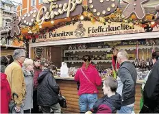  ??  ?? Erfreuen sich großer Beliebthei­t: Die Pfefferkuc­hen werden auch auf dem Markt verkauft.