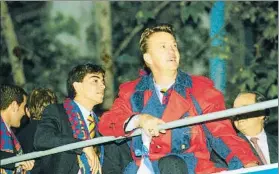  ?? FOTO: MD ?? Un cabezazo de Xavi en Pucela permitió a Van Gaal ganar dos Ligas y celebrarla­s