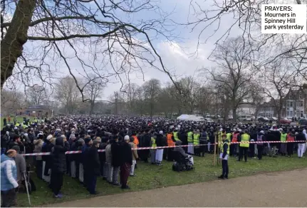  ?? ?? PRAYERS: Mourners in Spinney Hill park yesterday