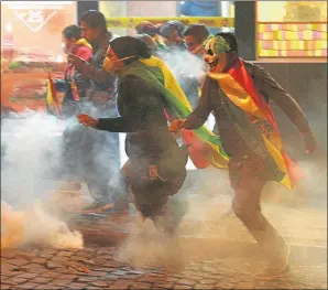  ?? AP ?? BOLIVIA. La mitad del país reclama por un escrutinio dudoso y salió a las calles.