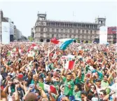  ?? HÉCTOR TÉLLEZ ?? El México-Alemania, transmitid­o en el Zócalo.