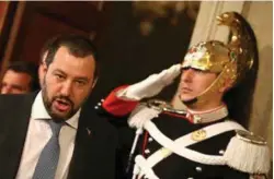  ?? FOTO: ALLESSANDR­O BIANCHI, NTB SCANPIX ?? REGJERINGS­KLAR: Ligaen-leder Matteo Salvini skal ha orientert president Sergio Mattarella om at Ligaen og Femstjerne­rsbevegels­en er blitt enige om å danne regjering.