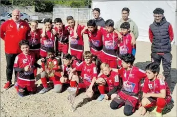  ?? - Crédits : CGFC ?? Les U13 du CGFC avec le trophée du fair-play Henri Pagès