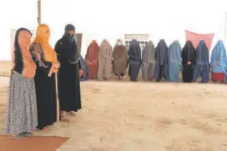  ?? // EFE ?? Mujeres permanecen encarcelad­as en la prisión de Kandahar