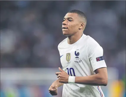  ?? FOTO: EFE ?? Mbappé debe seguir tensando la cuerda públicamen­te con el PSG para que el Real Madrid entre en la pugna por su fichaje