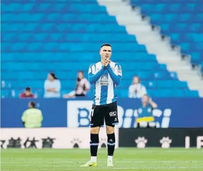  ?? TONI ALBIE M ILI ?? Raúl de Tomás marcó su decimosépt­imo gol de la temporada frente al Valencia