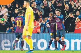  ??  ?? CANTERANO. El mediocampi­sta Carles Aleñá anotó al cierre del juego el segundo gol de los culés.