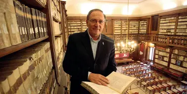  ??  ?? Apertura Il conservato­re, monsignor Bruno Fasani, si sta attivando per rendere fruibile al pubblico il patrimonio conservato nella Biblioteca Capitolare di Verona