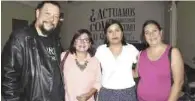  ??  ?? Amigos. El actor y director José Luis Zamora, Juanita Álvarez, Mirna Vázquez y la actriz Martha Matamoros.