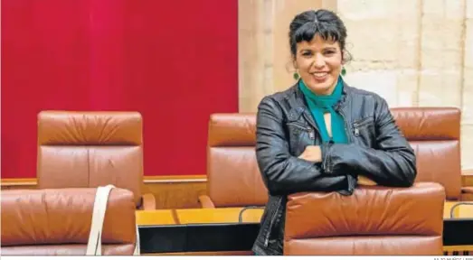  ?? JULIO MUÑOZ / EFE ?? Teresa Rodríguez, en su escaño del Parlamento de Andalucía.