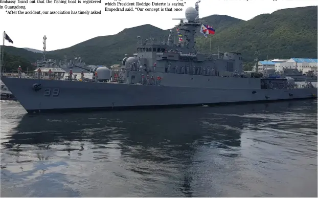  ??  ?? PHILIPPINE Navy’s BRP Condrado Yap, a PS-39, had company of Chinese and Taiwanese ships while on its way to the Philippine­s from South Korea.