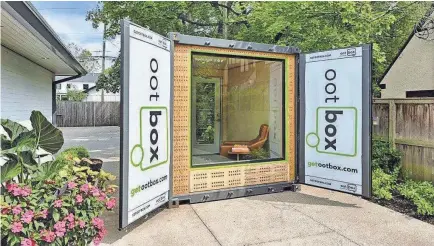  ?? OOTBOX ?? Ootbox leases temporary workspace pods to corporatio­ns needing meeting spaces.