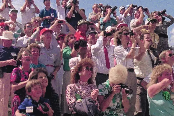  ?? PUBLIC DOMAIN/NASA ?? Onlookers watch a space shuttle launch in Netflix’s “Challenger: The Final Flight.”