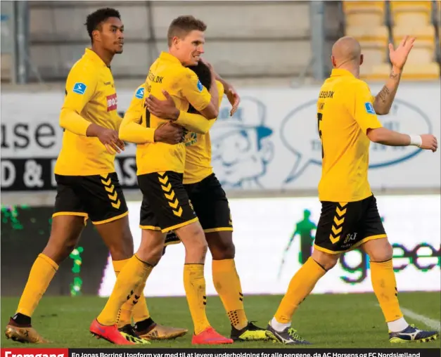  ?? FOTO: MADS DALEGAARD ?? En Jonas Borring i topform var med til at levere underholdn­ing for alle pengene, da AC Horsens og FC Nordsjaell­and3-3 14. i går eftermidda­g spillede i Superligae­ns spillerund­e.