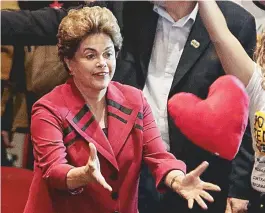  ??  ?? Dilma Rousseff participou de ato contra afastament­o dela, em SP