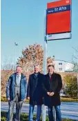  ?? Foto: Andreas Eser ?? Die Bürgermeis­ter Franz Feigl, Hans Dieter Kandler und Bernd Müller (von links) setzen sich für einen besseren Bus verkehr zwischen Bobingen, Königs brunn und Mering ein.
