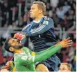  ?? FOTO: DPA ?? Die Null muss stehen, im Spiel und auf dem Konto. Manuel Neuer boxt sich durch, 2014 gegen Algerien.