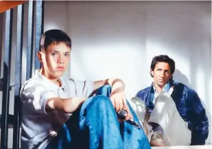  ??  ?? Gérald Thomassin et Richard Anconina dans Le Petit Criminel de Jacques Doillon (1990). Gérald Thomassin César du meilleur espoir masculin pour le film à 16 ans