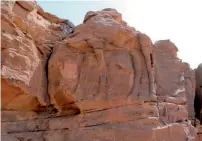  ??  ?? The discovery of large animal sculptures sheds light on the evolution of rock art in the isolated Saudi region.