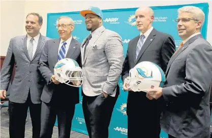  ?? MIKE STOCKER/SOUTH FLORIDA SUN SENTINEL ?? Under Steve Ross’ leadership, the Dolphins have had a bad habit of spending big in free agency. Often the big signings, like Ndamukong Suh in 2015, didn’t pan out. This offseason, Miami took a fiscally responsibl­e approach.