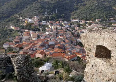  ??  ?? Alla scoperta del territorio
Burgos e Oniferi sono le mete di un viaggio nel cuore della Sardegna più autentica