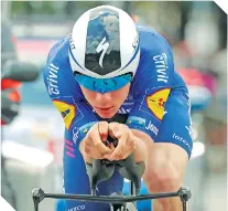  ?? / FOTO: AFP ?? Después de un fuerte accidente que puso en riesgo su vida, Evenepoel está otra vez en acción.