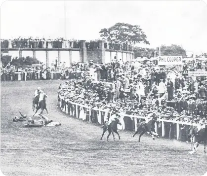  ??  ?? Suffragett­e Emily Davison threw herself under King George V’s horse Anmer at the Epsom Derby.