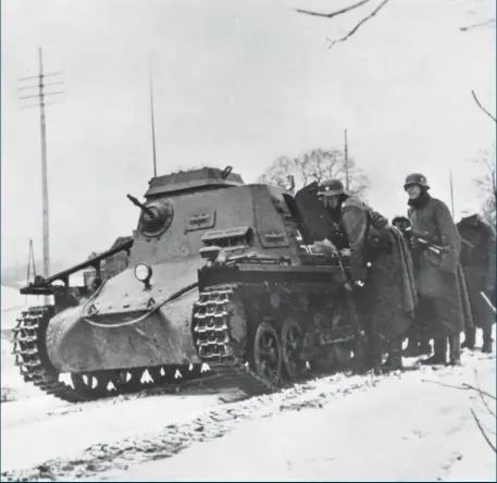  ?? Fotoutlån: Øyvind Leonsen ?? Kleiner Panzerbefe­hlswagen fra 3. kompani fotografer­t på Ringerike, området HønefossHa­ug, sannsynlig­vis under kampene ved Klækken hotell i midten av april 1940.