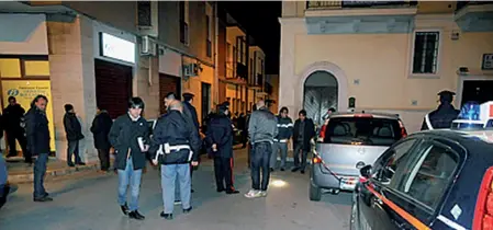  ??  ?? Terrore Il luogo dell’omicidio di Giuseppe Mizzi, ucciso per errore il 16 marzo del 2011 a Carbonara