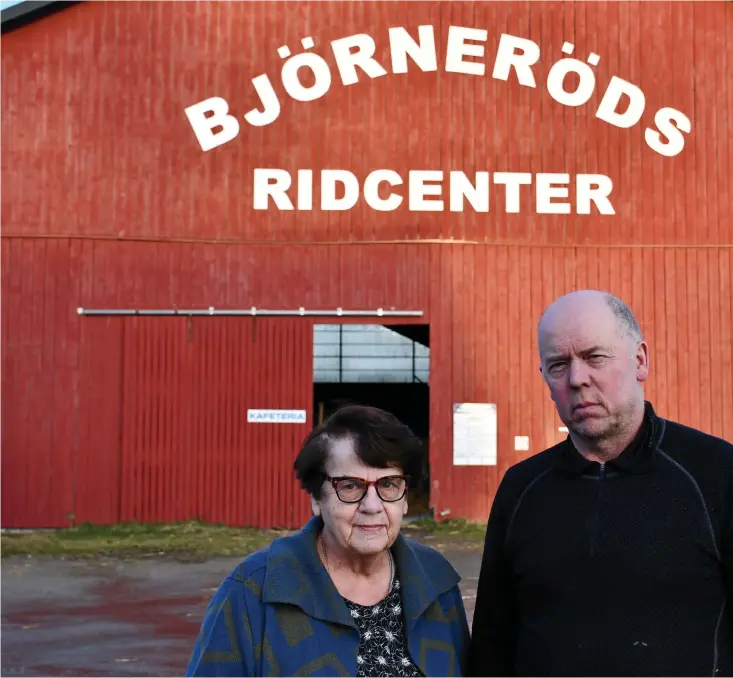  ?? Bild: Thomas Bennelind ?? Margareta Johansson och sonen Jan-Erik Johansson står inför en ny säsong med bland annat ridläger och ridskolor på Björneröds Ridcenter.