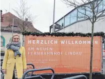  ?? FOTO: STADT LINDAU ?? Lindaus Oberbürger­meisterin Claudia Alfons freut sich auf die Inbetriebn­ahme des neuen Bahnhofs im Ortsteil Reutin, an dem nicht nur die ECE halten.