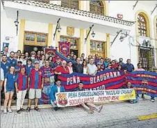  ??  ?? Multitud de Peñas se dieron cita en la calurosa Elche de la Sierra