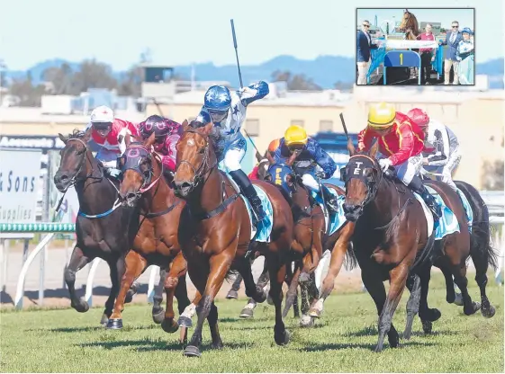  ??  ?? Alannah Fancourt steers In Two Minds to a win in the Maiden Plate at Aquis Park on Saturday. And (inset) connection­s celebrate. Pictures: AAP IMAGE