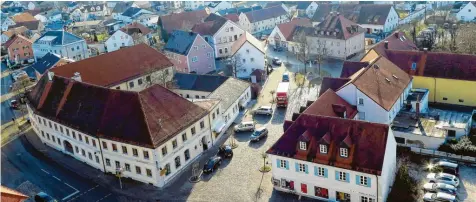  ?? Foto: Helene Monzert (Archivbild) ?? Die Ortsmitte von Kühbach soll saniert und umgestalte­t werden.