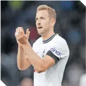  ?? ?? Capitanes como Harry Kane por Inglaterra mostrarán su solidarida­d en el Mundial.