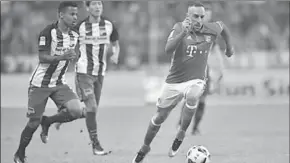  ??  ?? Bayern München gaat voorzichti­g om met Franck Ribéry, nu de Fransman weer hersteld is van zijn knieblessu­re. (Foto: Nusport)