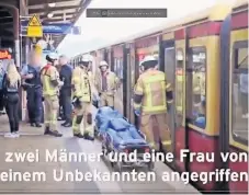  ??  ?? Policías trabajan en la estación de Greifswald­er Strasse, en Berlín, donde dos mexicanos fueron apuñalados; imágenes fueron difundidas en Twitter.