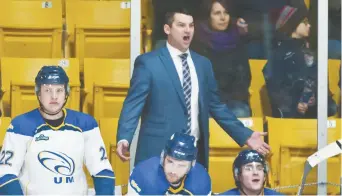  ??  ?? Serge Bourgeois a perdu son poste d’entraîneur-chef de l’équipe masculine de hockey des Aigles Bleus de l’Université de Moncton. - Archives