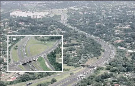  ?? PICTURES: STEVE MCCURRACH AT WWW.AIRSERV.CO.ZA ?? NO BUS PASS: A bus blocks the off-ramp of the N2 near Spaghetti junction yesterday, causing traffic jams in and around the area.