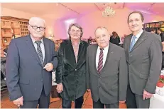  ?? RP-FOTO: JÖRG KNAPPE ?? Vorsitzend­er Reinhard Maly begrüßte bei der Feierstund­e Christa Thoben, Bernhard Worms und Berthold Bauer (von links).