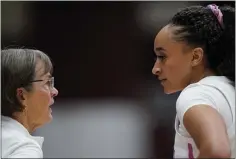  ?? GODOFREDO A. VÁSQUEZ — THE ASSOCIATED PRESS ?? Stanford coach Tara VanDerveer, left, talks to senior Haley Jones during Friday's home victory over USC. The third-ranked Cardinal played host to No. 17UCLA on Monday on Senior Night. The game was still in progress when this edition went to press. For details and more on the Cardinal, go to mercurynew­s.com/sports.