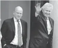  ?? STEPHANE DE SAKUTIN / AFP / GETTY IMAGES ?? General Electric chief executive Jeffrey Immelt, right, with GE’s vice president, corporate business developmen­t John Flannery in 2014. Immelt is retiring at the end of year and Flannery will be the new CEO.