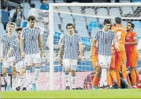  ?? FOTO: UNCITI ?? La Real cayó con claridad ante el Málaga en el partido jugado a las 12 h. en Anoeta