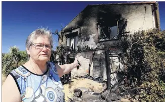  ?? (Photos V. Le Parc) ?? Christiane Bianchi a découvert sa maison en grande partie brûlée dimanche matin.